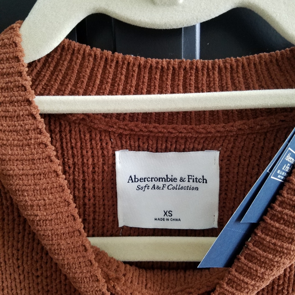 🚨SOLD🚨Abercrombie and Fitch Sweater - Picture 6 of 6